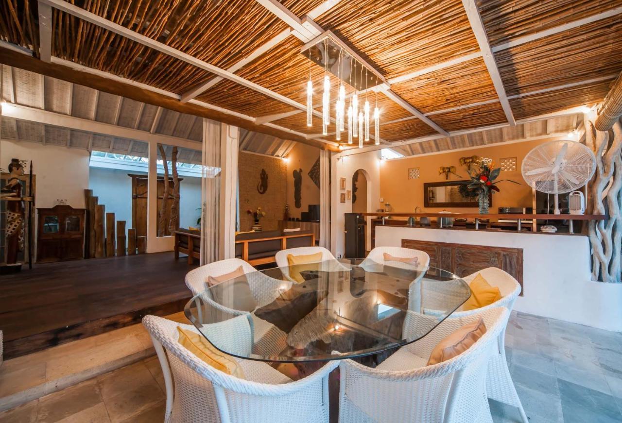 Coco Poco Villa Seminyak Esterno foto